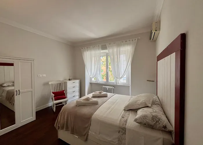 Vatican Family House 2 Baths & 3 Rom