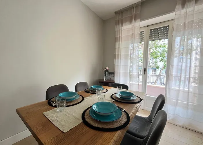 Vatican Family House 2 Baths & 3 *